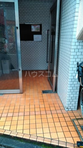 28/30 エントランス