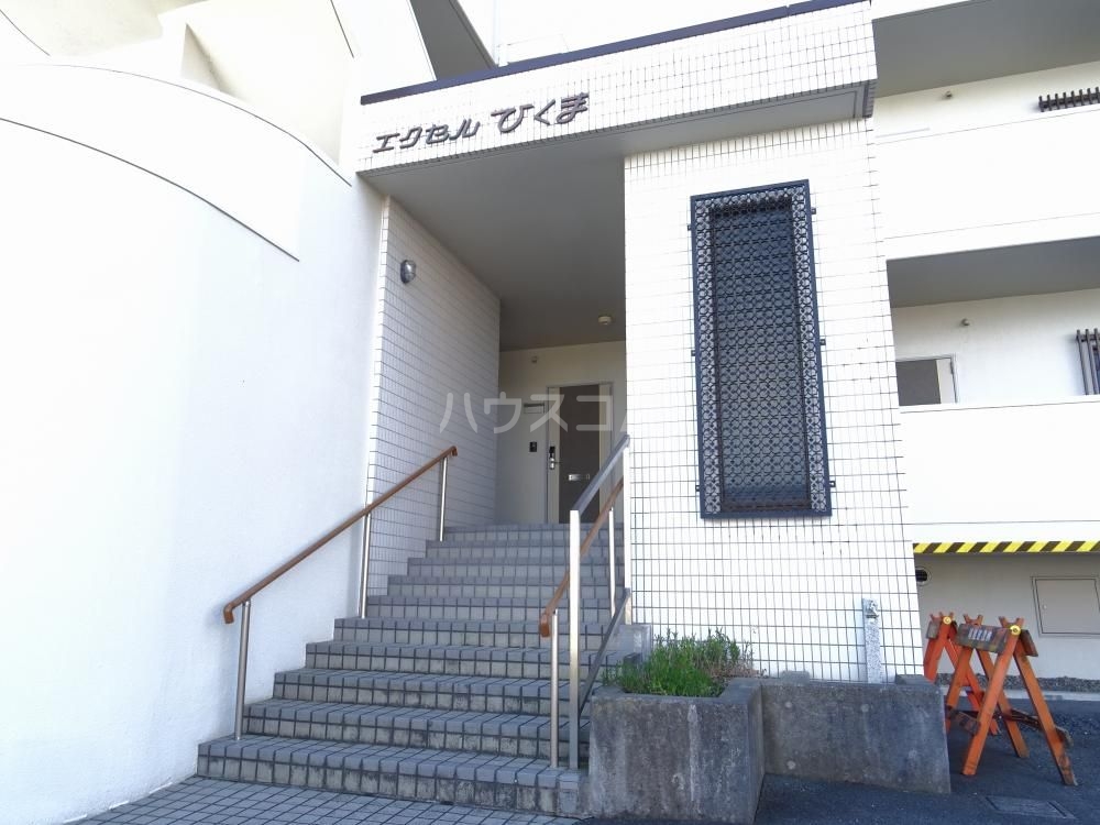 23/28 エントランス