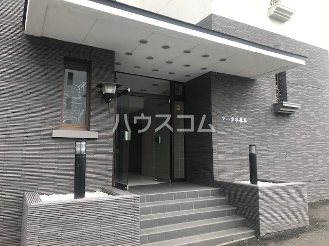 26/30 エントランス
