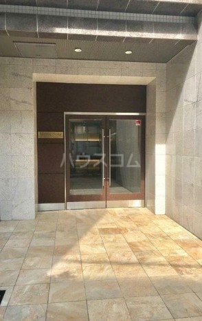 2/5 エントランス