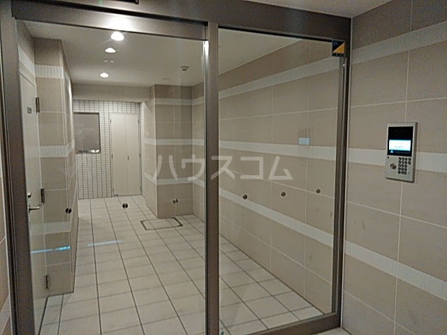 2/3 エントランス