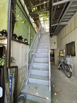 22/30 エントランス