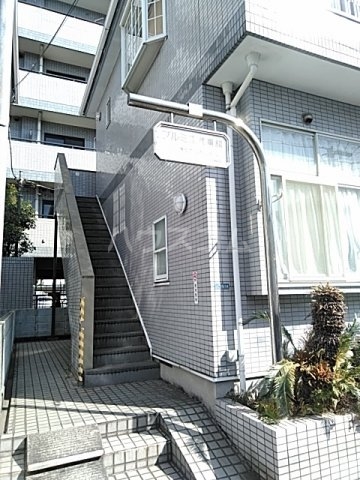 20/30 エントランス