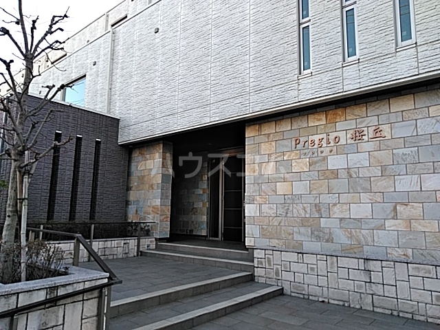 21/30 エントランス