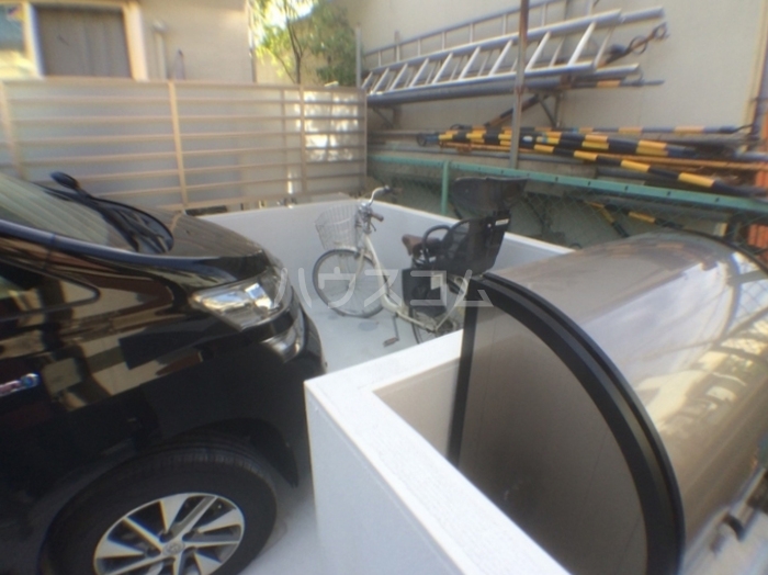 20/29 駐車場