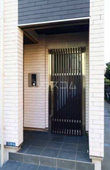 15/21 エントランス