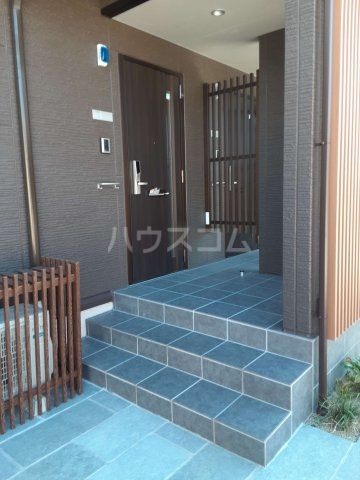 28/30 エントランス