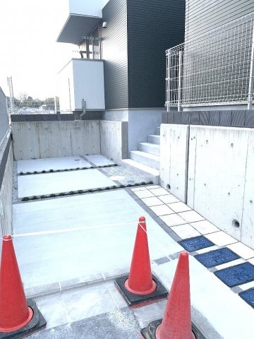 18/19 エントランス
