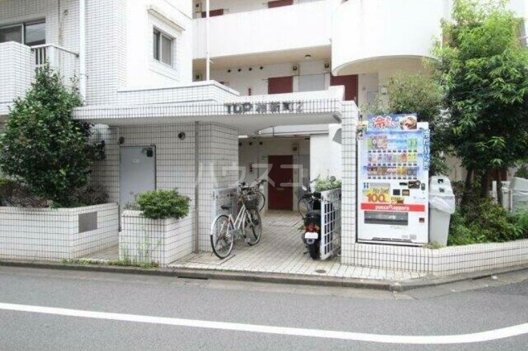 18/28 エントランス