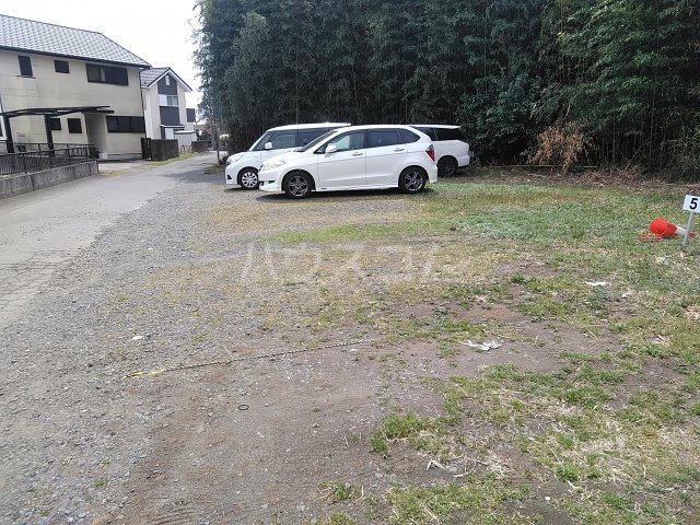 18/25 駐車場