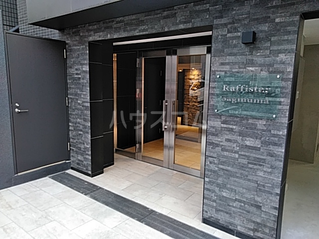 23/24 エントランス