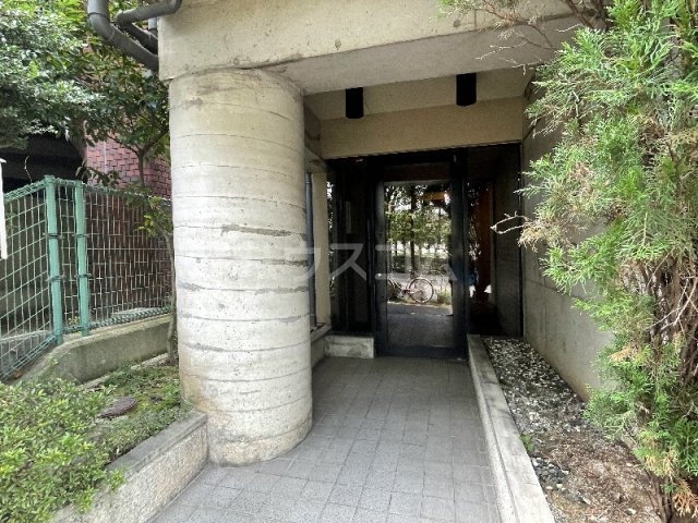 20/28 エントランス