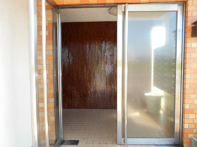 21/25 エントランス