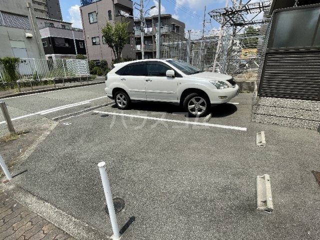 23/30 駐車場