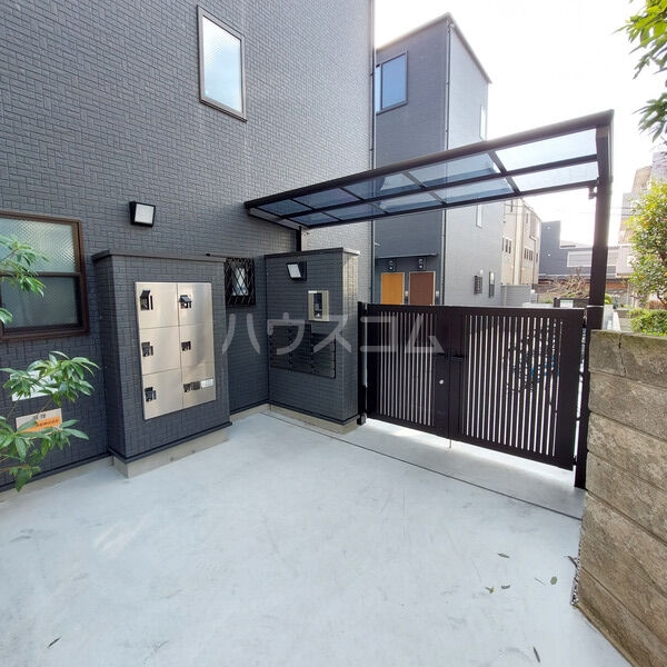 15/20 エントランス