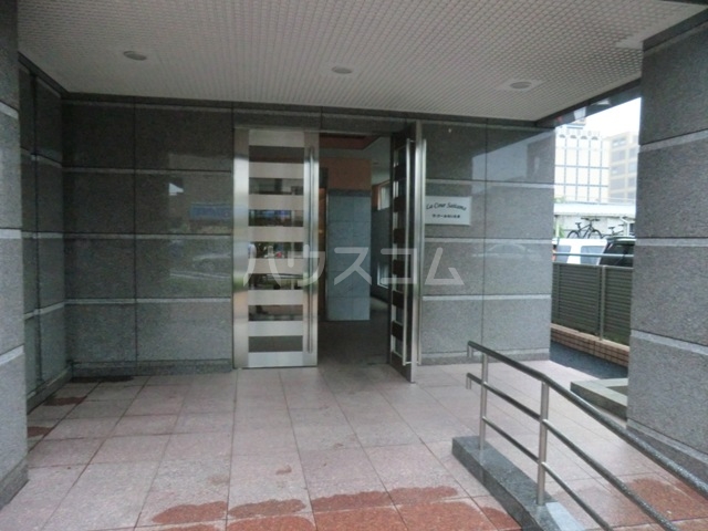 22/25 エントランス