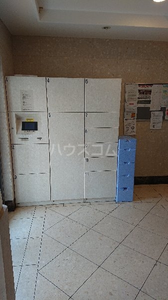 21/30 エントランス