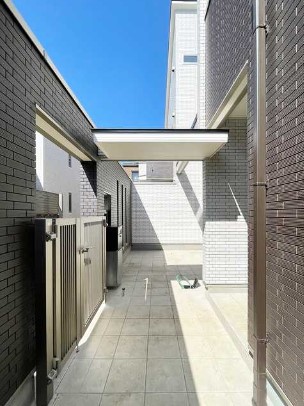 20/26 エントランス