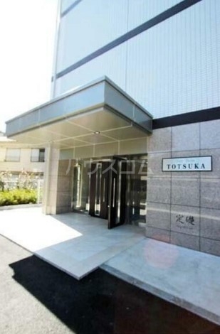 18/28 エントランス