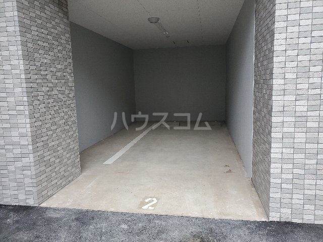 19/27 エントランス