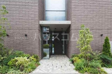 16/19 エントランス