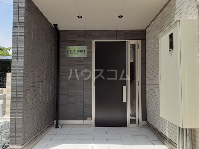 27/30 エントランス