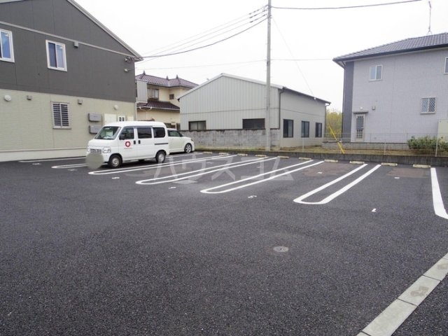 3/3 駐車場