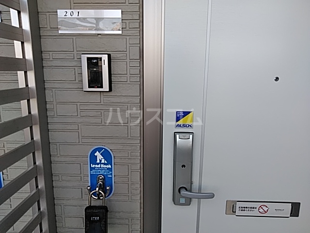 22/23 エントランス