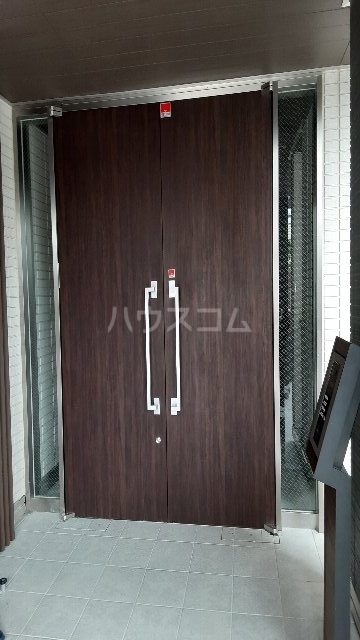 2/4 エントランス