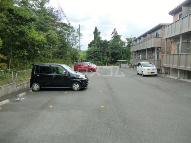 28/28 駐車場