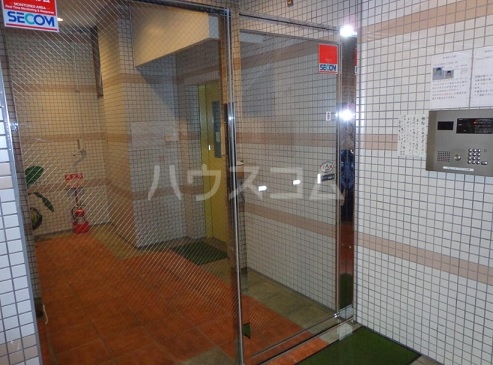 13/17 エントランス