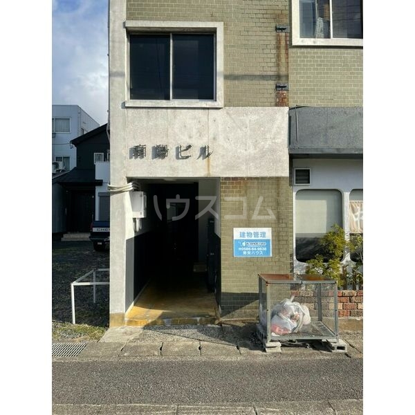 2/5 エントランス