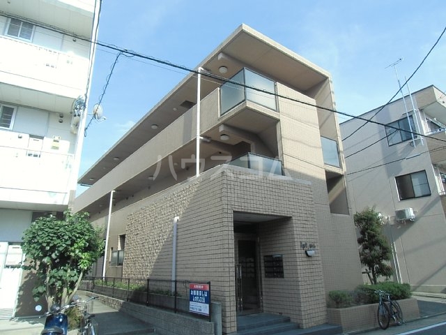 19/25 エントランス