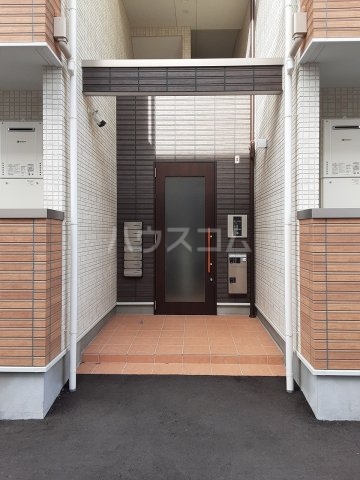 21/22 エントランス