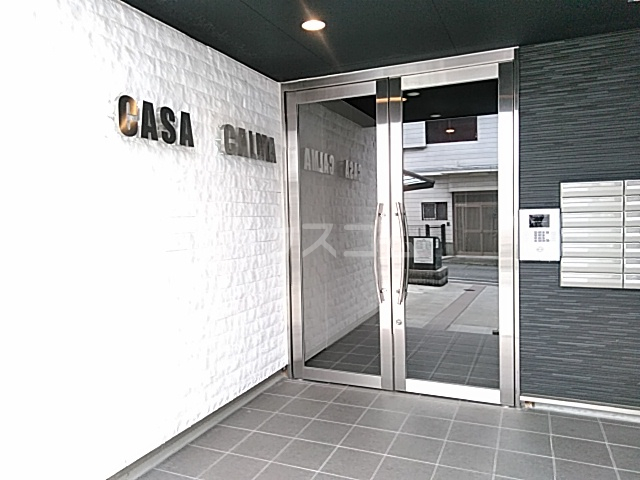 27/30 エントランス