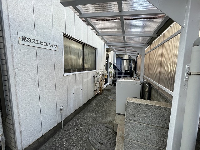 21/27 エントランス