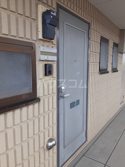 21/30 エントランス