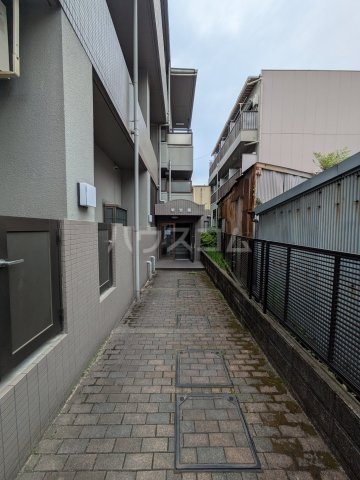 19/25 エントランス