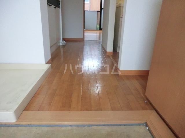 22/28 エントランス