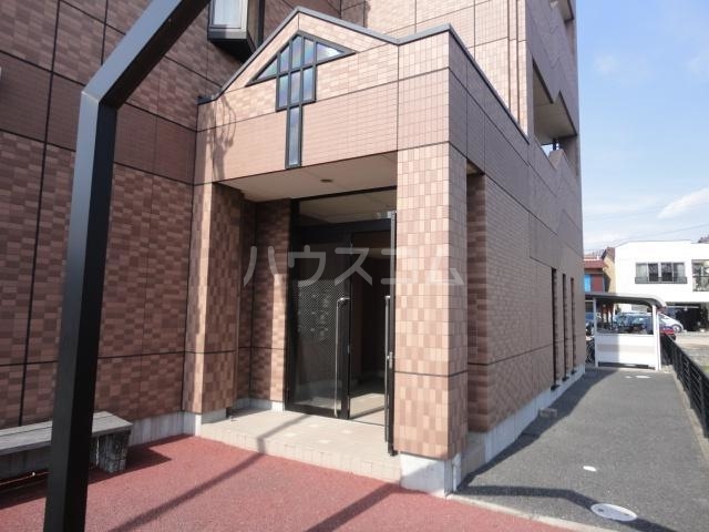 2/3 エントランス