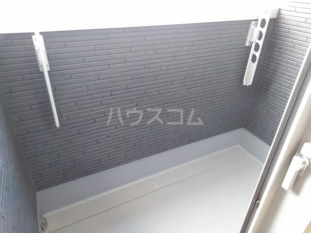 18/27 バルコニー