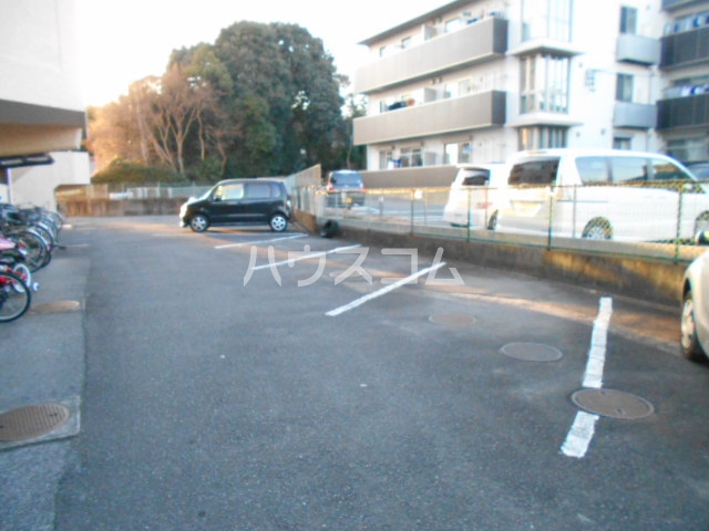 15/16 駐車場