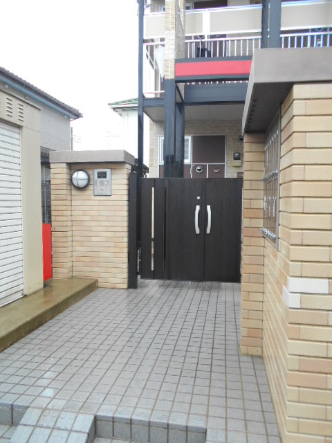 21/28 エントランス