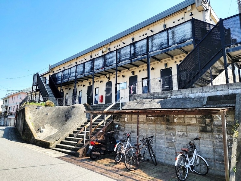 16/25 エントランス