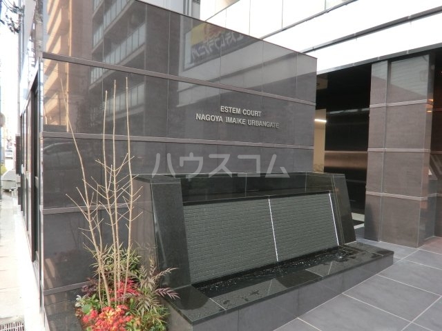 24/30 エントランス