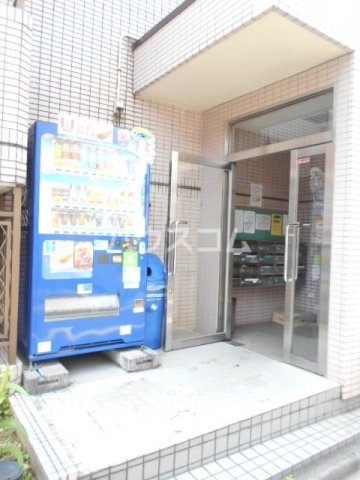 22/30 エントランス