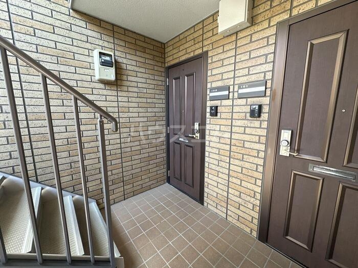 28/30 エントランス