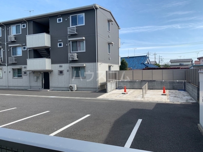 20/28 駐車場