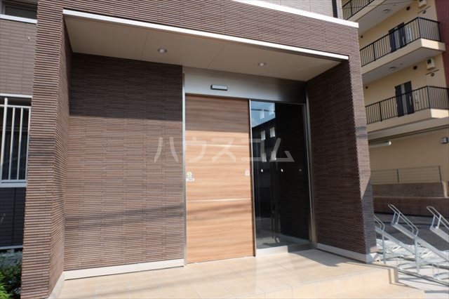 21/27 エントランス