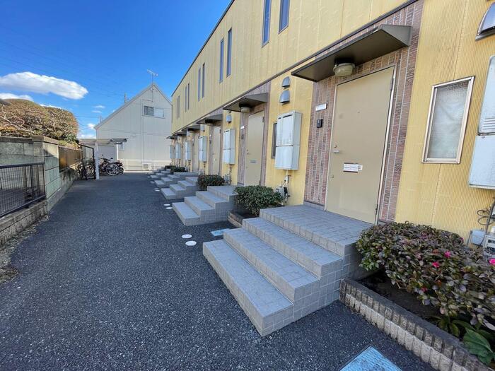 16/19 エントランス